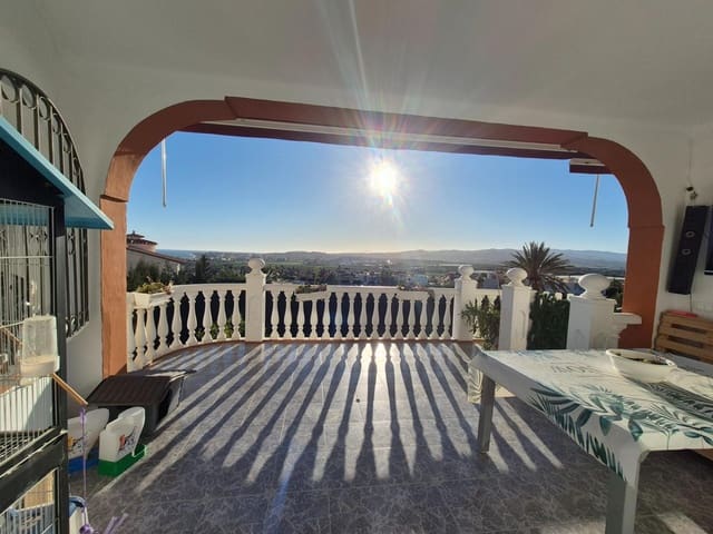 4 slaapkamer Villa te koop in Caleta de Vélez, Vélez-Málaga met zwembad garage - € 674.000 (Ref: 9690632)