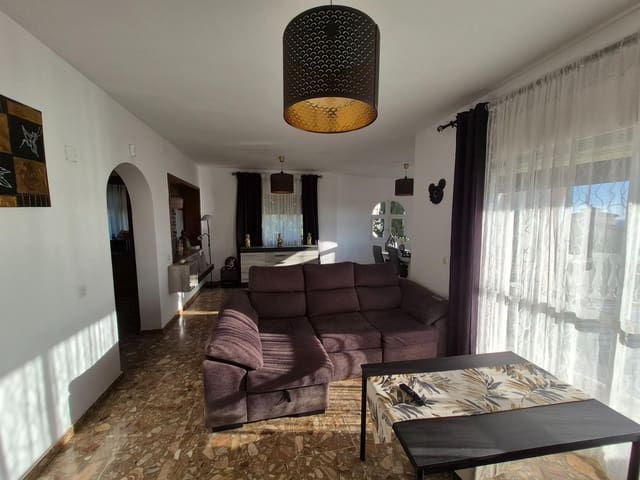 4 slaapkamer Villa te koop in Caleta de Vélez, Vélez-Málaga met zwembad garage - € 674.000 (Ref: 9690632)