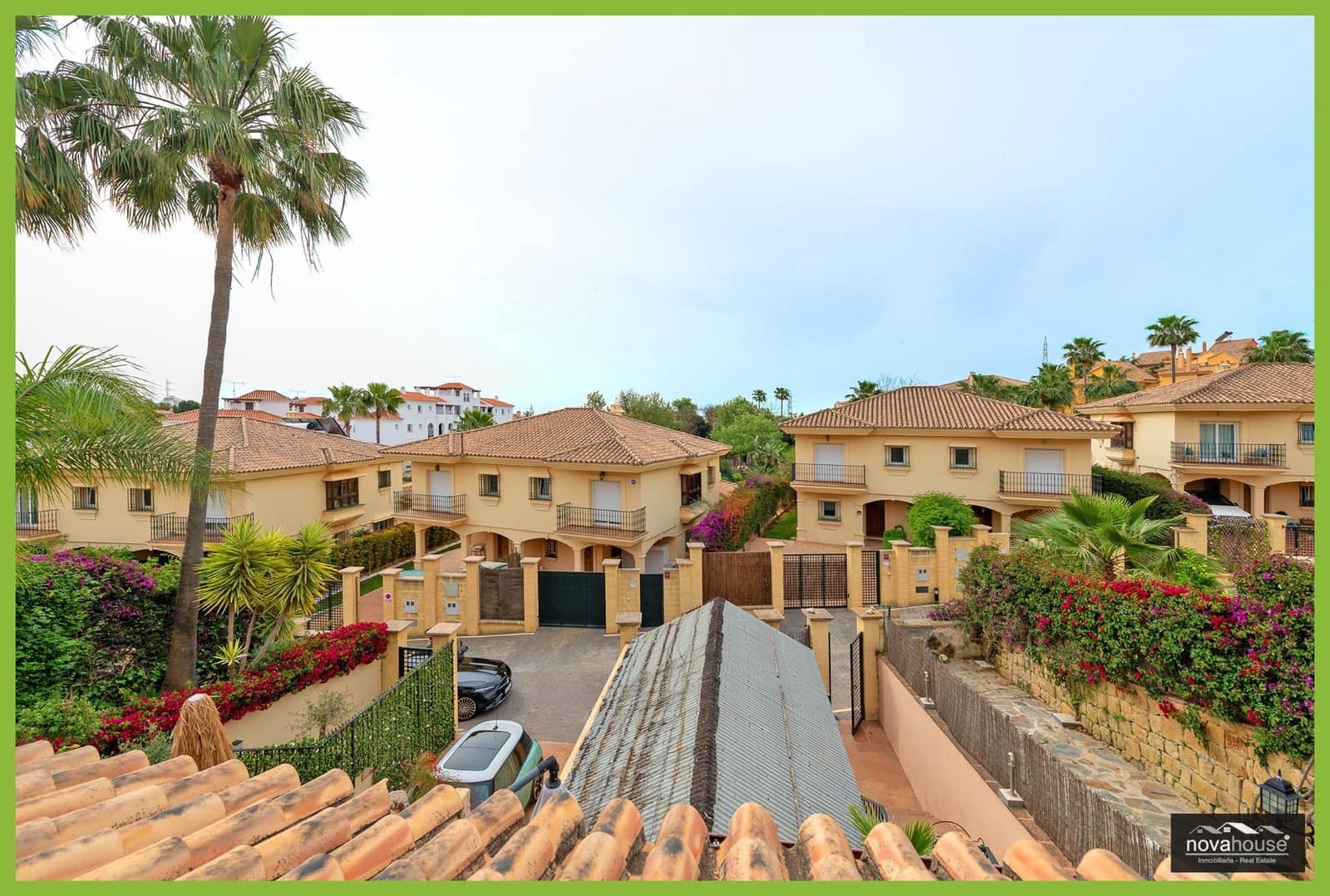 4 sovrum Semi-fristående Villa till salu i Riviera del Sol med pool garage - 699 990 € (Ref: 9799280)