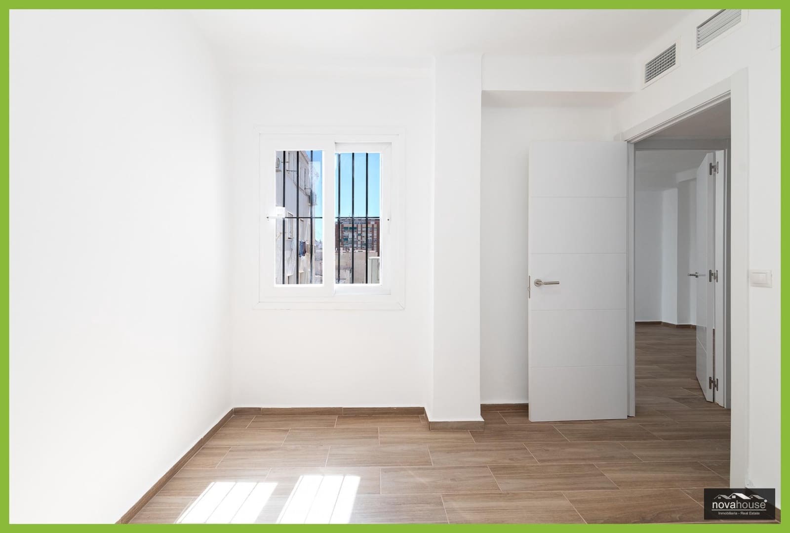 3 bedroom Flat for sale in Malaga city - € 369,900 (Ref: 9820530)