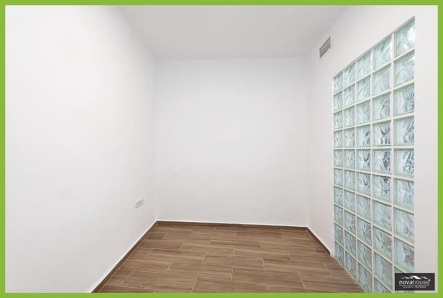3 bedroom Flat for sale in Gamarra, Málaga city - € 369,900 (Ref: 9820530)