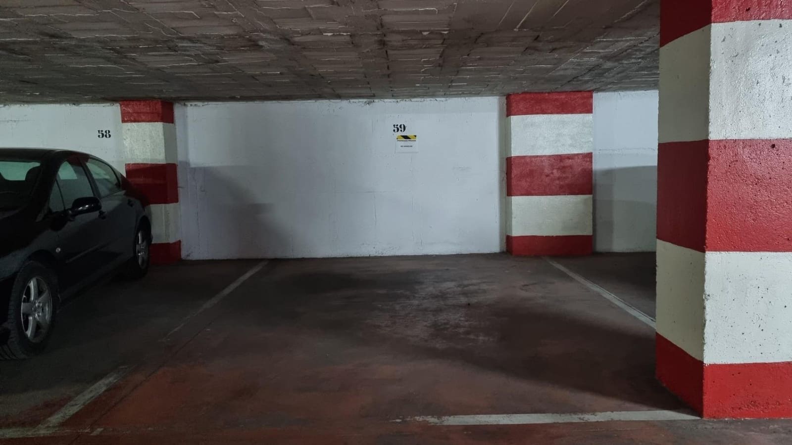 Garage til salg i Malaga by - € 29.000 (Ref: 9839272)