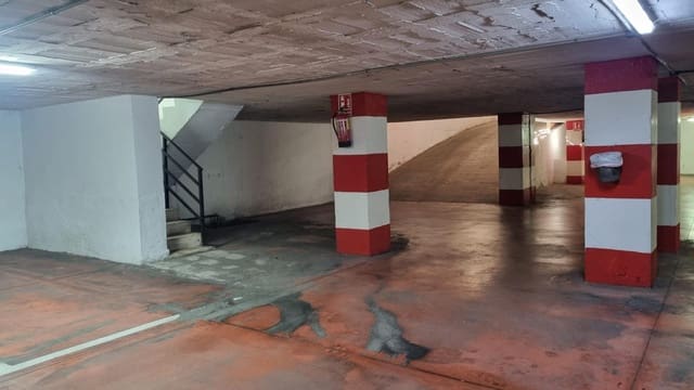 Garage til salg i Málaga by - € 29.000 (Ref: 9839272)