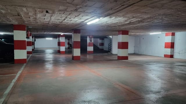 Garage til salg i Málaga by - € 29.000 (Ref: 9839272)