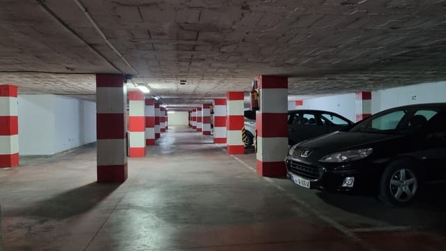 Garage til salg i Málaga by - € 29.000 (Ref: 9839272)