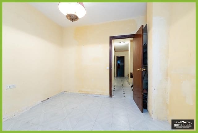 3 slaapkamer Bungalow te koop in El Palo, Málaga stad - € 450.000 (Ref: 9952648)