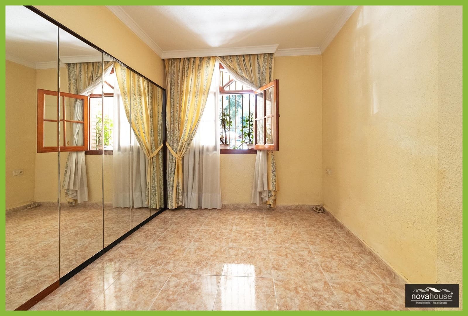 3 sypialnia Bungalow na sprzedaż w Miasto Malaga - 450 000 € (Ref: 9952648)