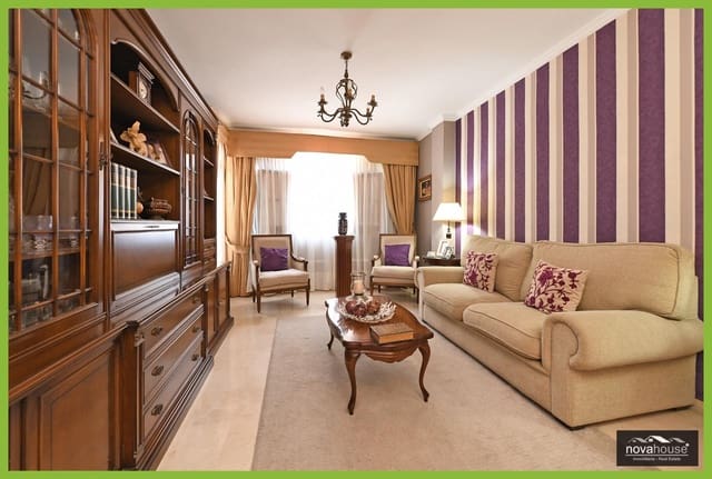 7 soveværelse Villa til salg i El Palo, Málaga by - € 1.250.000 (Ref: 9954252)