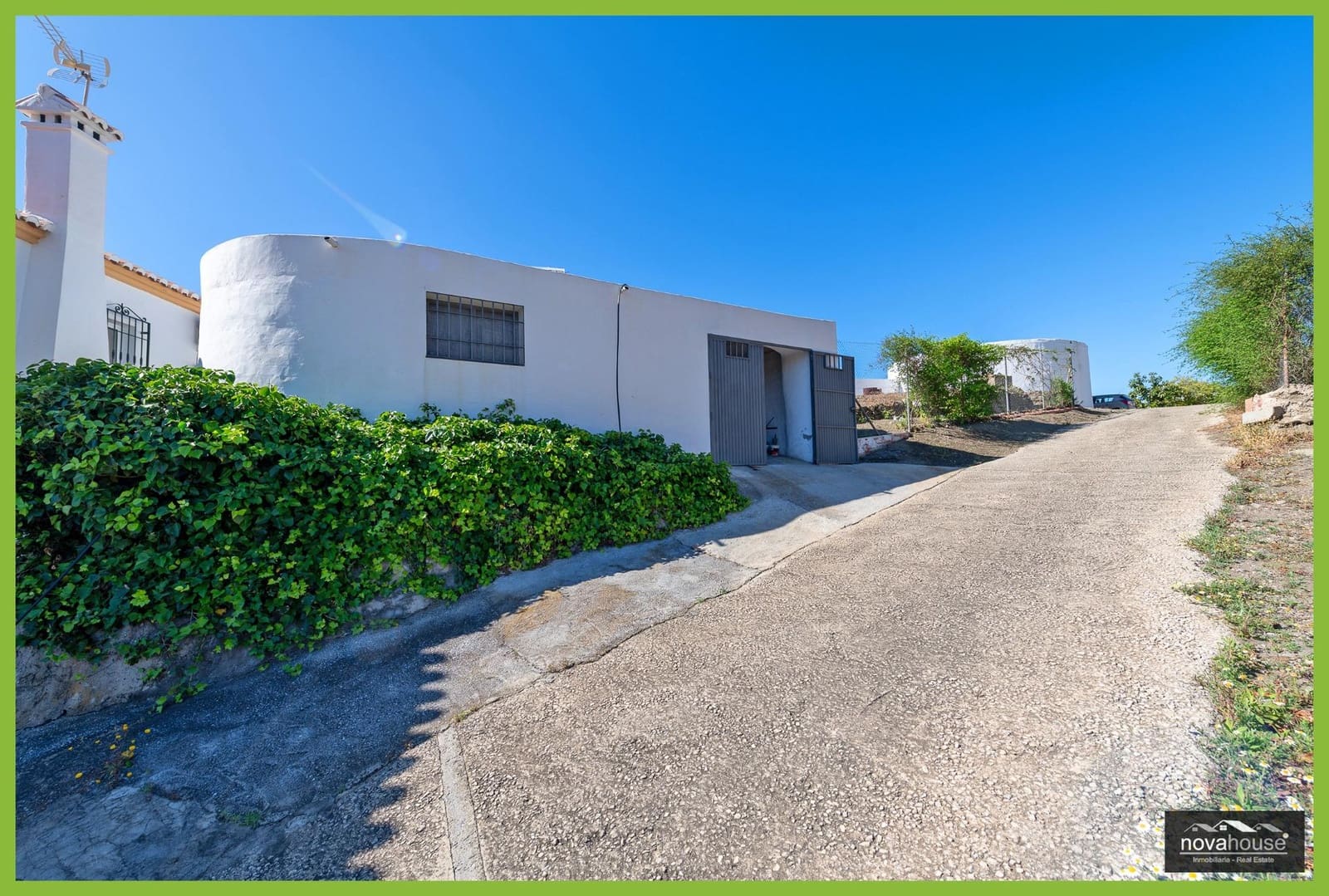 Rakentamaton maa myytävänä paikassa Nerja - 1 500 000 € (Ref: 9999637)