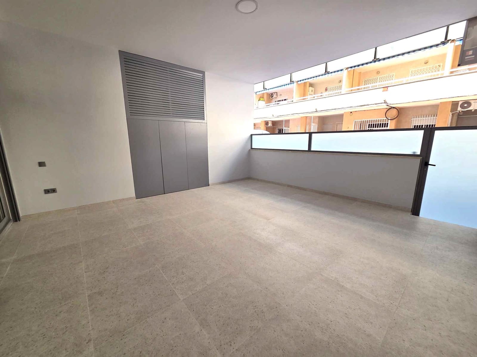 2 slaapkamer Appartement te koop in Torrevieja met zwembad garage - € 239.900 (Ref: 10000625)