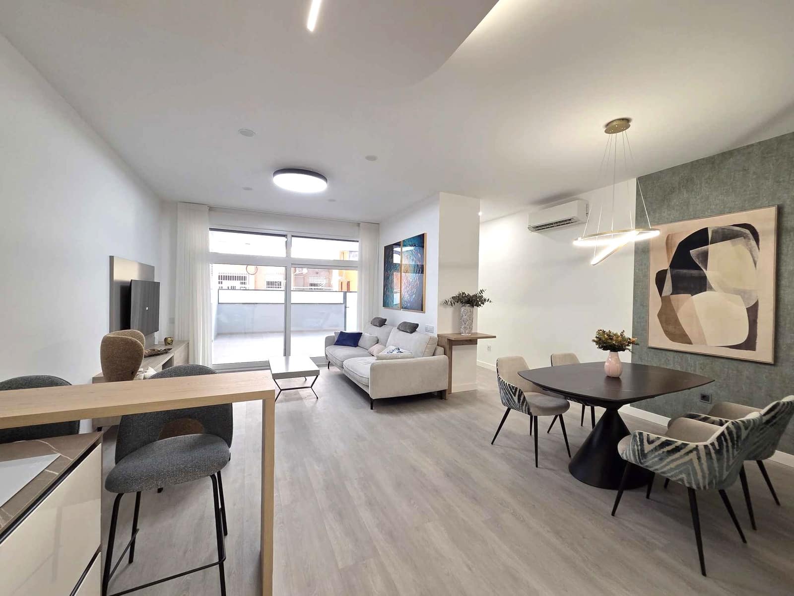 2 bedroom Apartment for sale in Torrevieja with pool garage - € 285,600 (Ref: 10000733)
