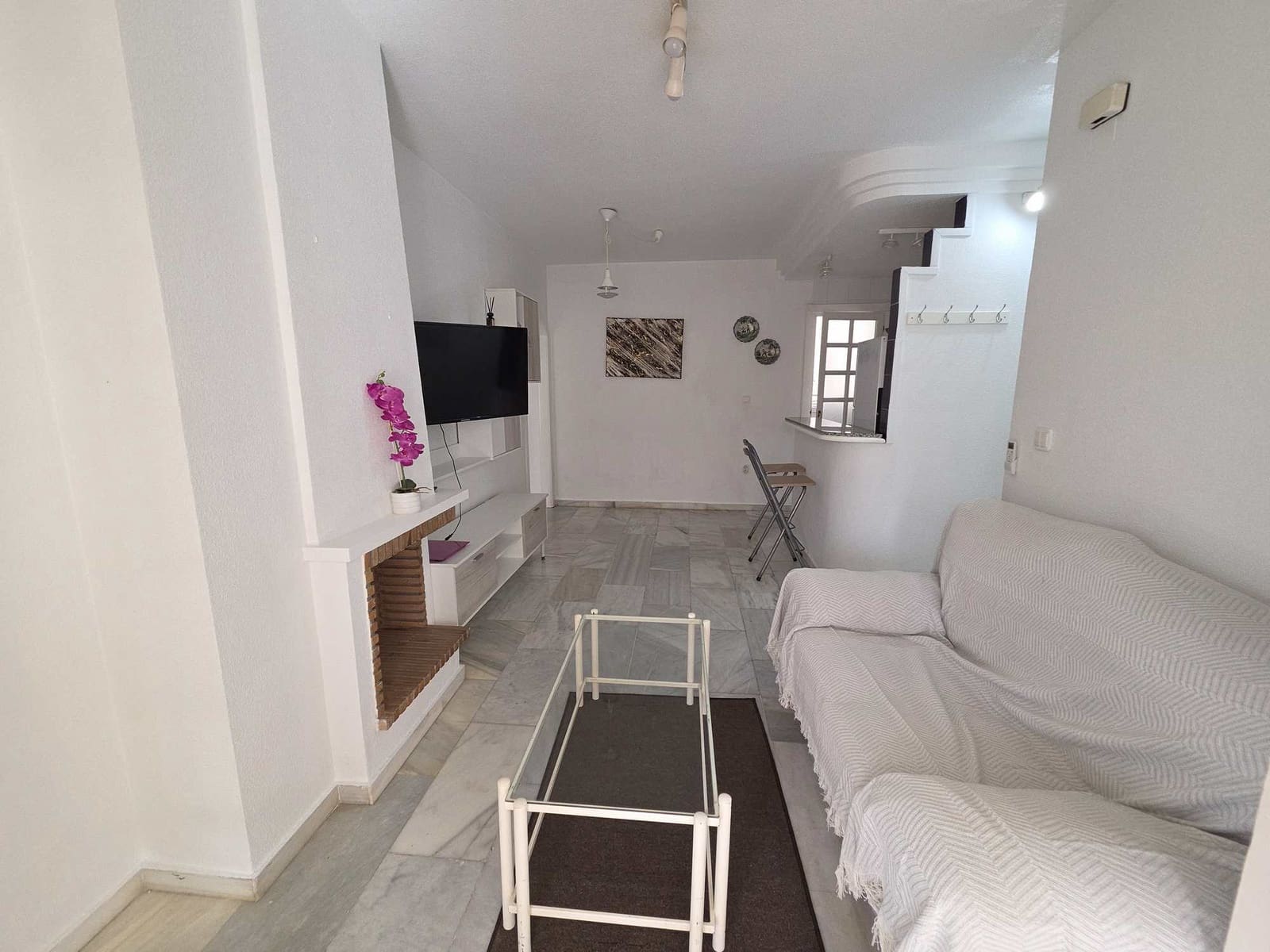 2 soverom Leilighet til salgs i Torrevieja med svømmebasseng garasje - € 219 000 (Ref: 10000878)