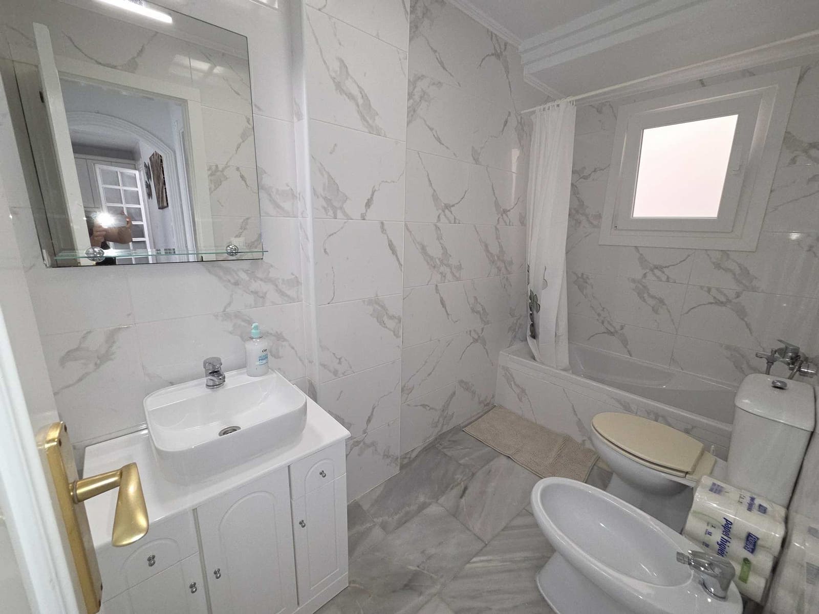 2 soverom Leilighet til salgs i Torrevieja med svømmebasseng garasje - € 219 000 (Ref: 10000878)