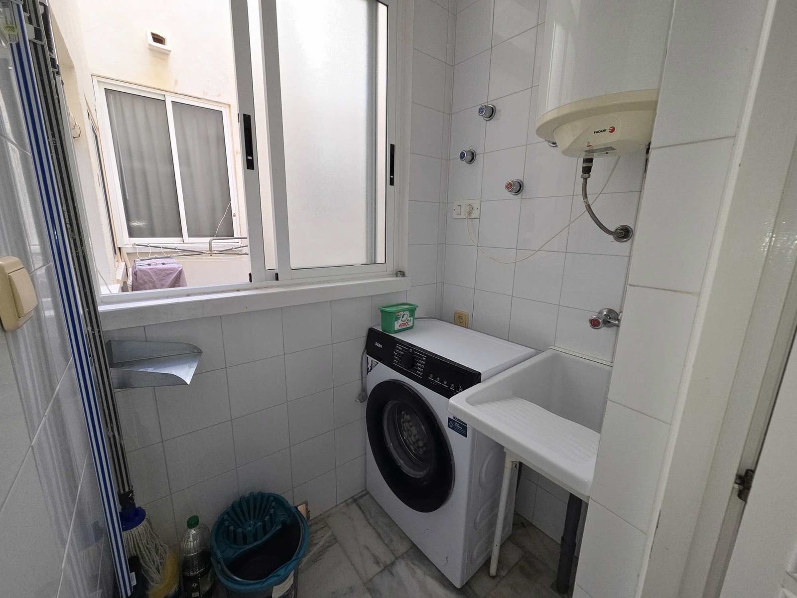 2 soverom Leilighet til salgs i Torrevieja med svømmebasseng garasje - € 219 000 (Ref: 10000878)