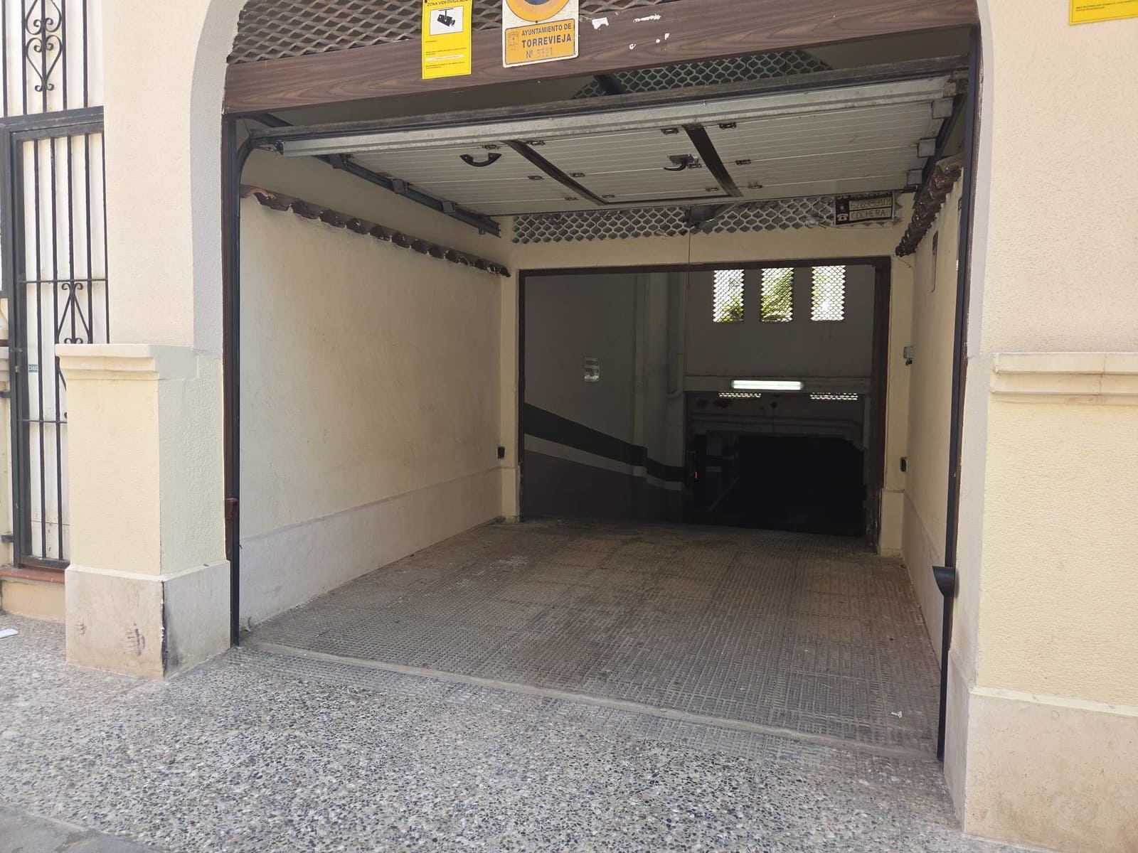 2 soverom Leilighet til salgs i Torrevieja med svømmebasseng garasje - € 219 000 (Ref: 10000878)