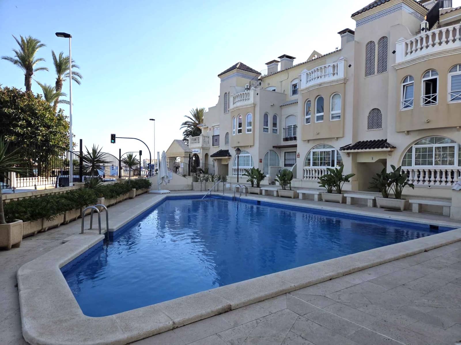 2 soverom Leilighet til salgs i Torrevieja med svømmebasseng garasje - € 219 000 (Ref: 10000878)