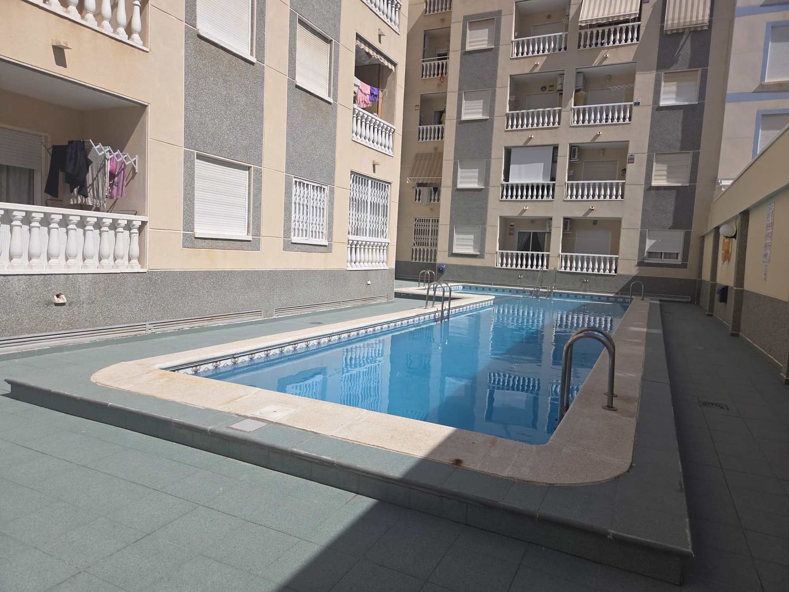 2 chambre Appartement à vendre à Torrevieja avec piscine - 139 000 € (Ref: 10004315)