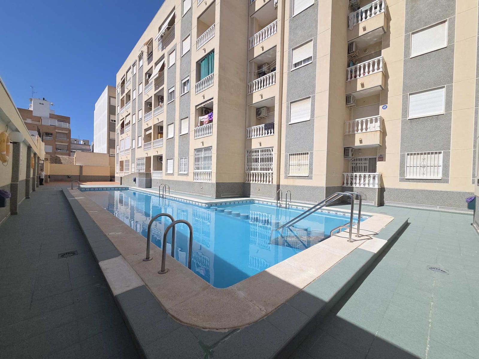 2 chambre Appartement à vendre à Torrevieja avec piscine - 139 000 € (Ref: 10004315)