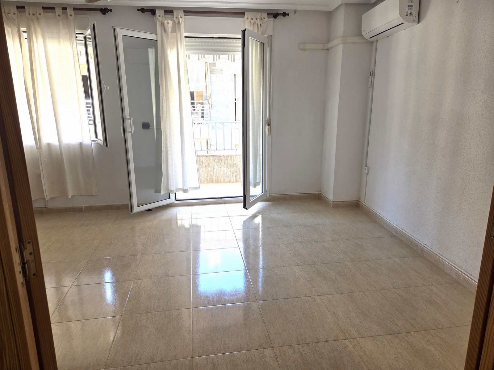 3 soveværelse Lejlighed til salg i Torrevieja - € 187.000 (Ref: 10004316)