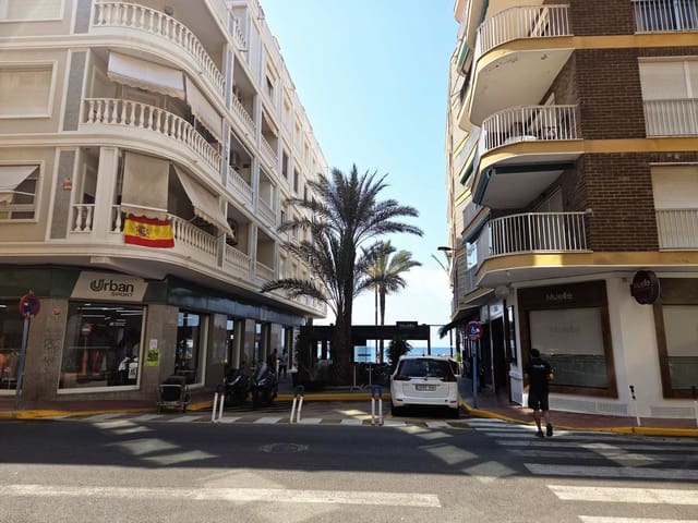 3 soveværelse Lejlighed til salg i Las Piscinas Naturales, Torrevieja - € 187.000 (Ref: 10004316)