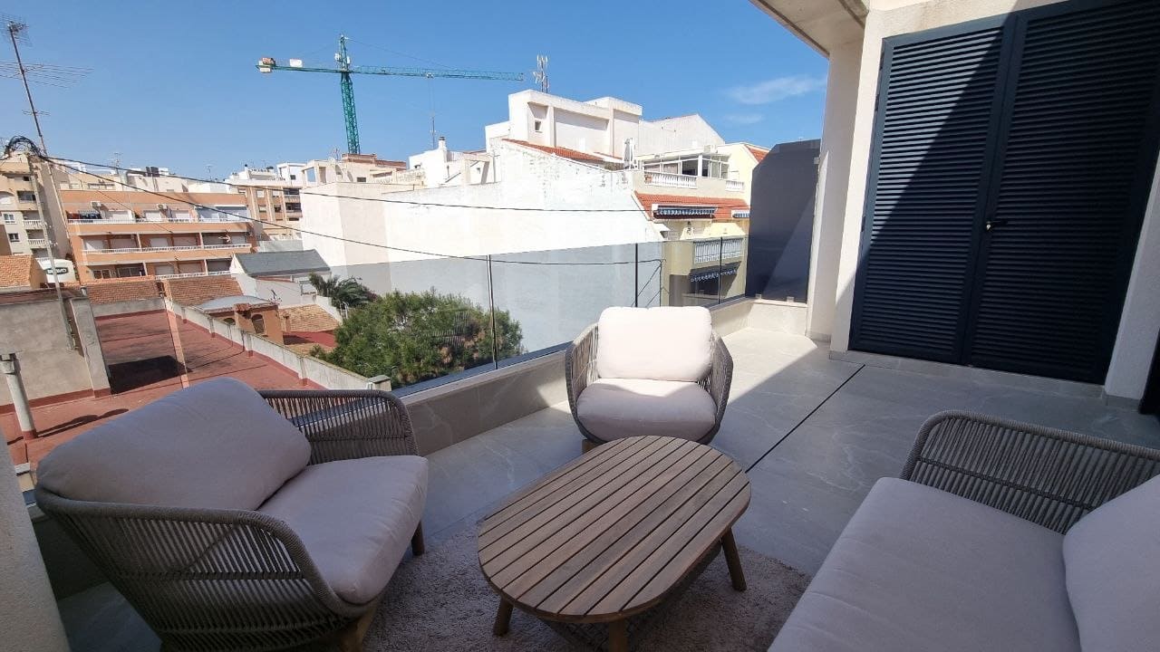 2 Zimmer Penthouse zu verkaufen in Torrevieja mit Pool Garage - 341.000 € (Ref: 10004411)