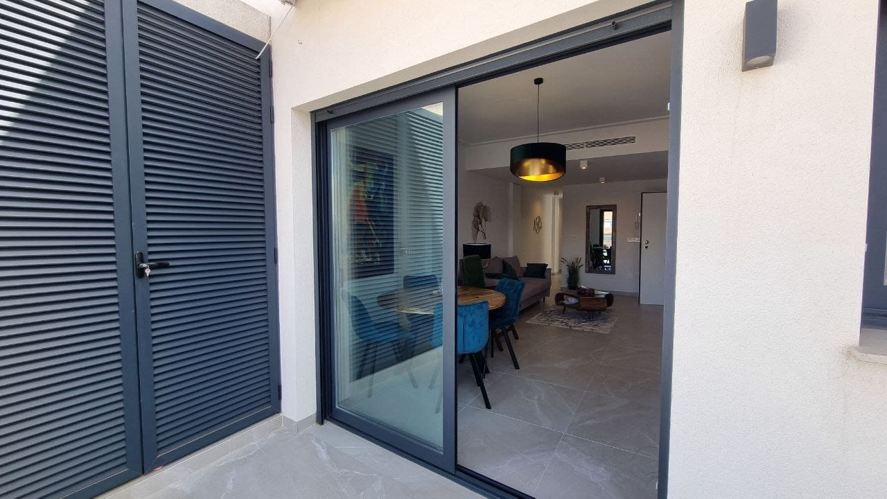2 Zimmer Penthouse zu verkaufen in Torrevieja mit Pool Garage - 341.000 € (Ref: 10004411)