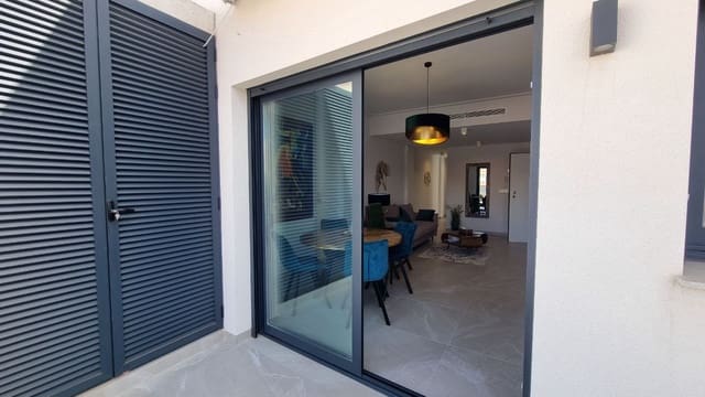 2 soveværelse Penthouse til salg i Las Piscinas Naturales, Torrevieja med swimmingpool garage - € 341.000 (Ref: 10004411)