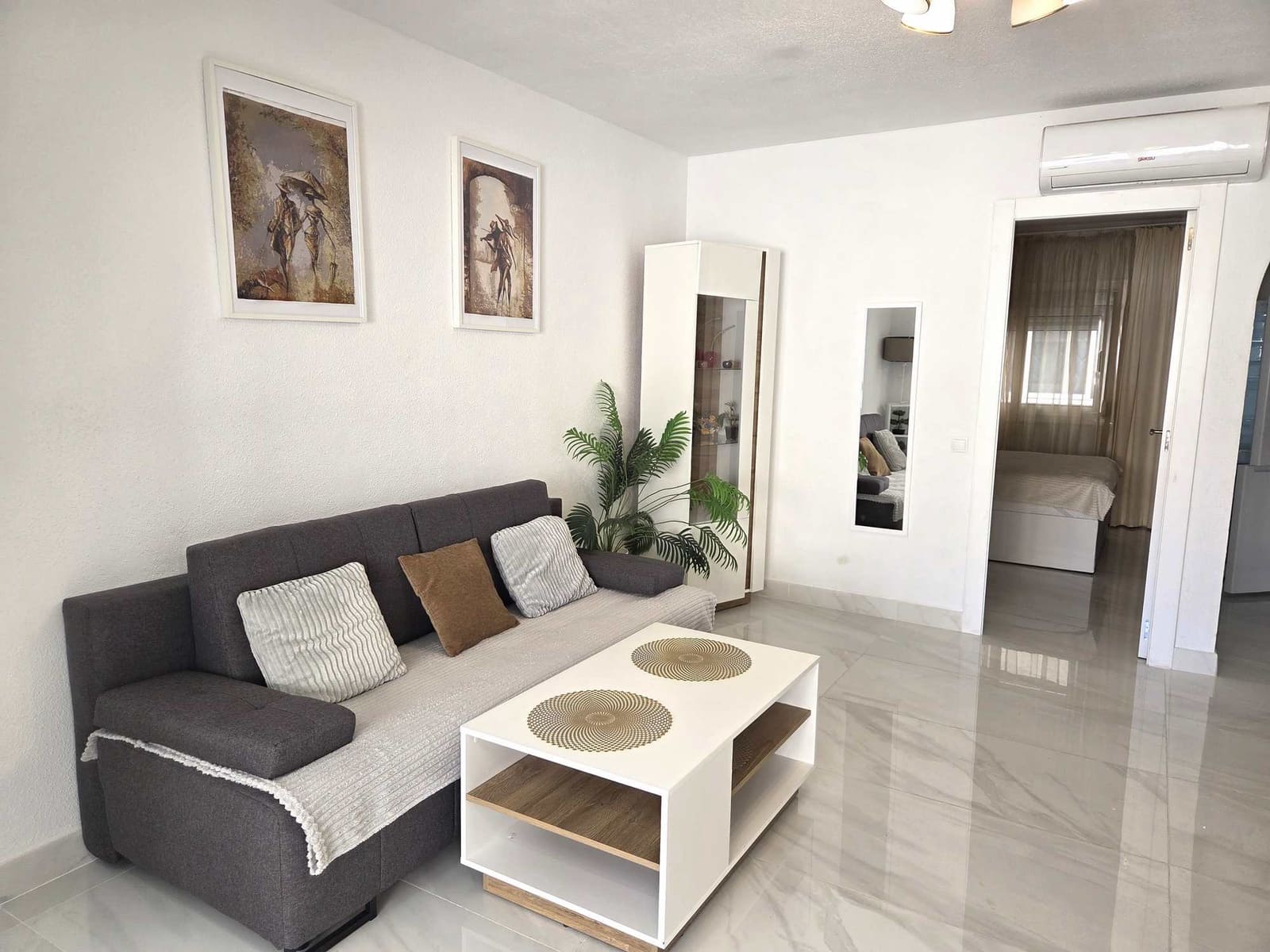 1 sypialnia Apartament na sprzedaż w Torrevieja z basenem - 147 000 € (Ref: 10144707)
