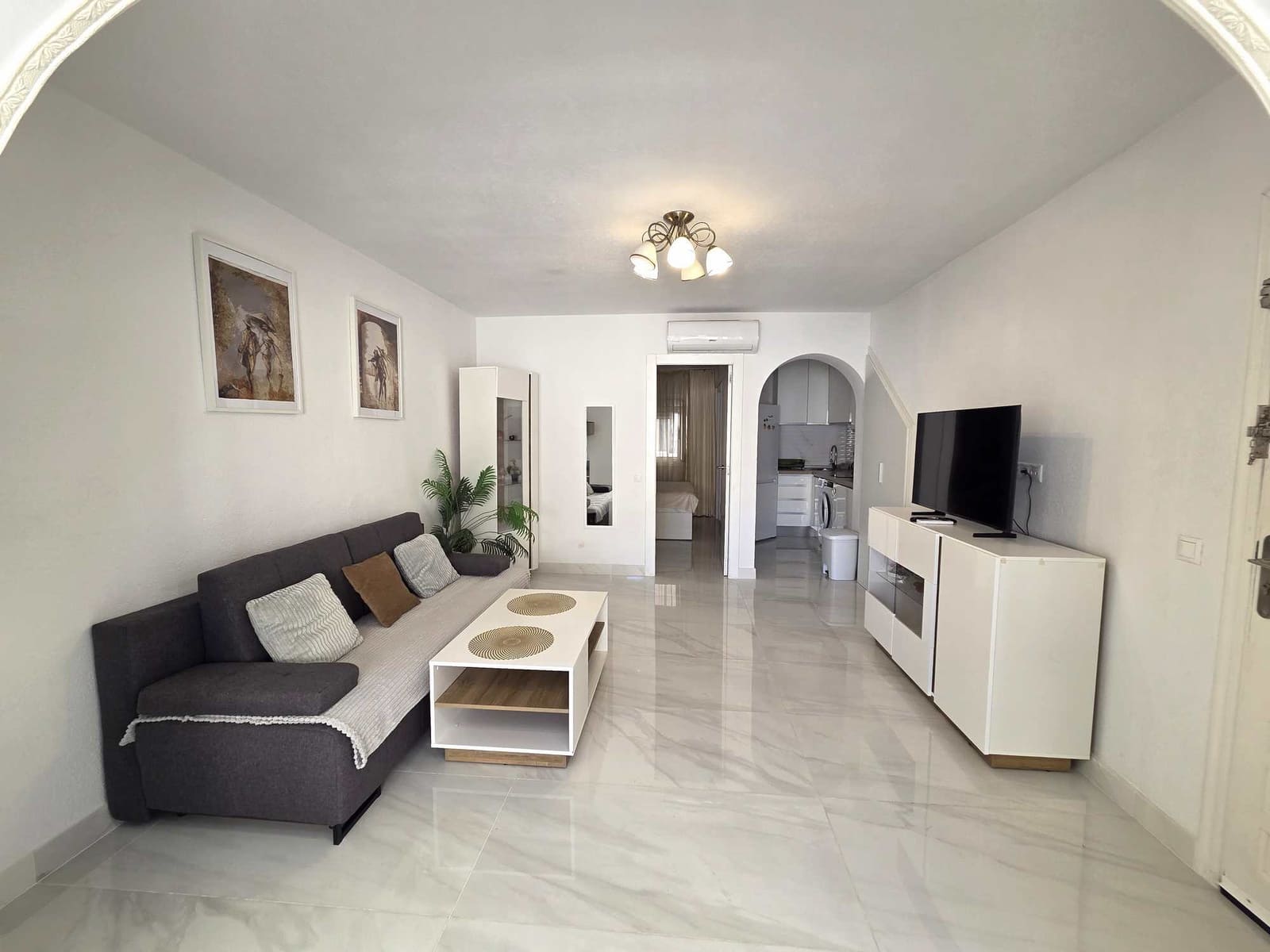 1 sypialnia Apartament na sprzedaż w Torrevieja z basenem - 147 000 € (Ref: 10144707)