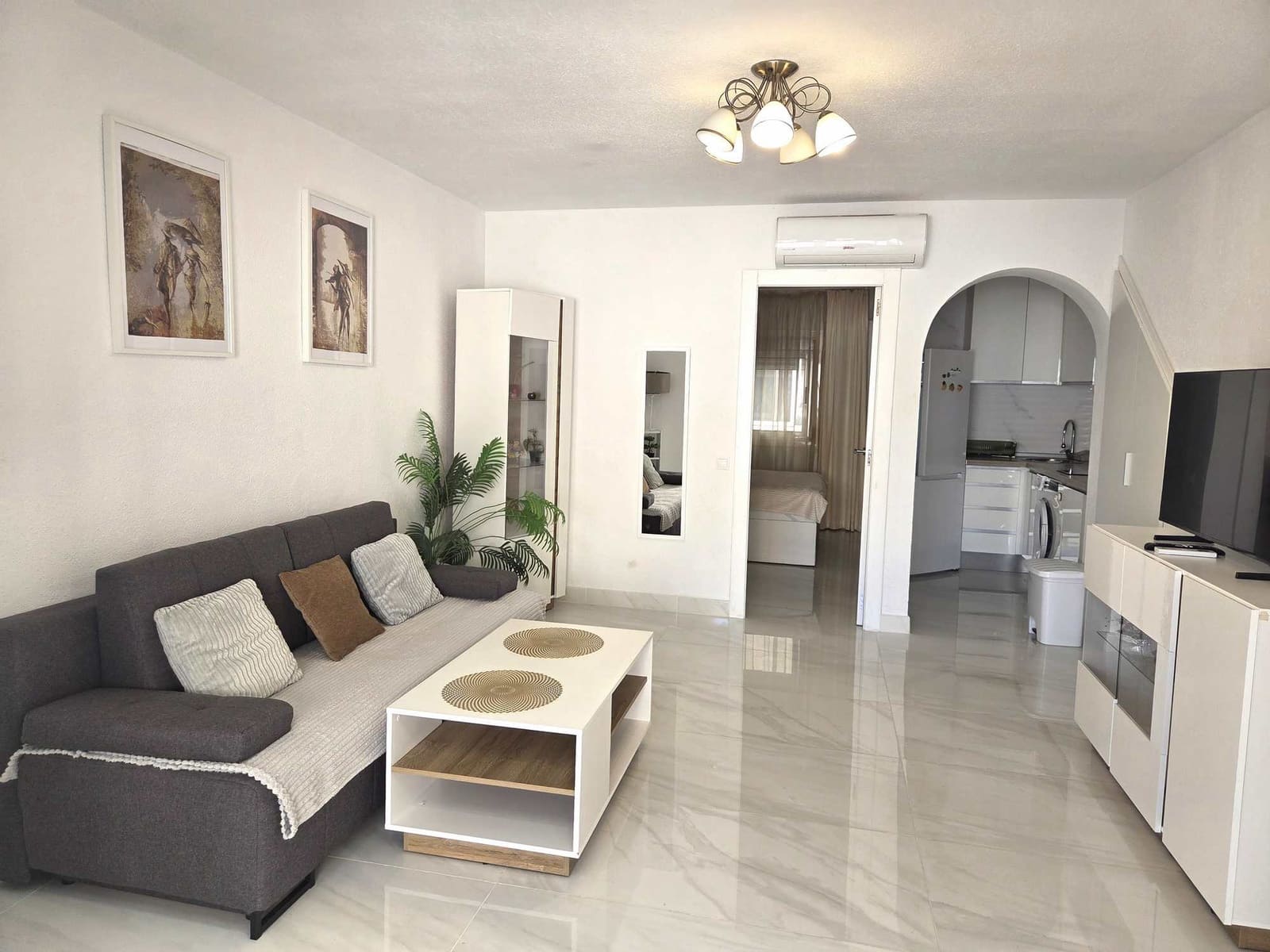 1 sypialnia Apartament na sprzedaż w Torrevieja z basenem - 147 000 € (Ref: 10144707)