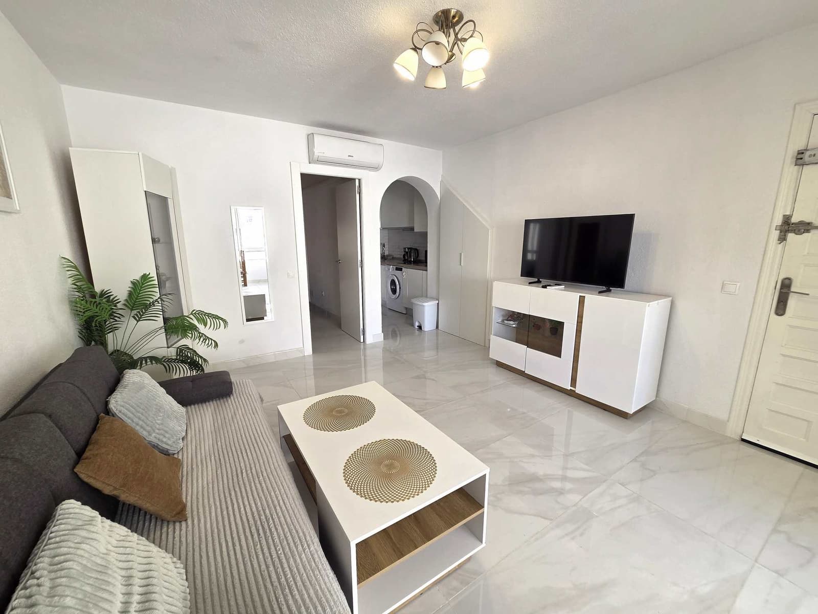 1 sypialnia Apartament na sprzedaż w Torrevieja z basenem - 147 000 € (Ref: 10144707)