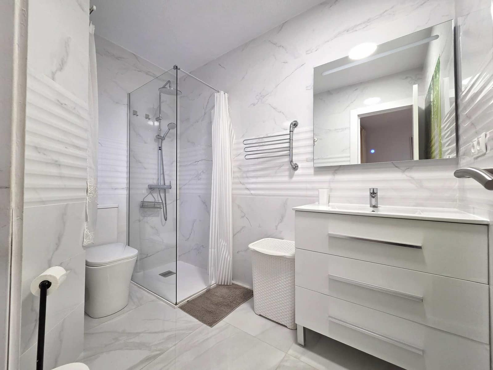 1 sypialnia Apartament na sprzedaż w Torrevieja z basenem - 147 000 € (Ref: 10144707)