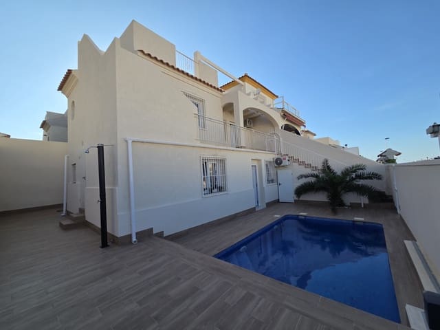 4 soverom Kjedet enebolig til salgs i Miramar - Torre del Moro, Torrevieja med svømmebasseng garasje - € 369 000 (Ref: 9409713)