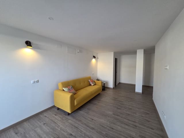 4 soverom Kjedet enebolig til salgs i Miramar - Torre del Moro, Torrevieja med svømmebasseng garasje - € 369 000 (Ref: 9409713)