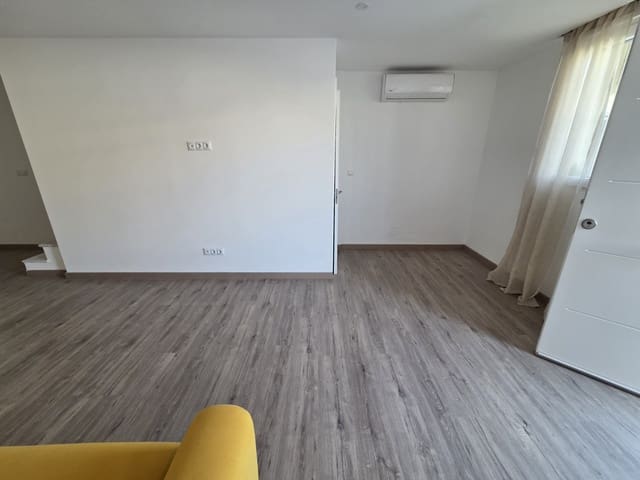 4 soverom Kjedet enebolig til salgs i Miramar - Torre del Moro, Torrevieja med svømmebasseng garasje - € 369 000 (Ref: 9409713)