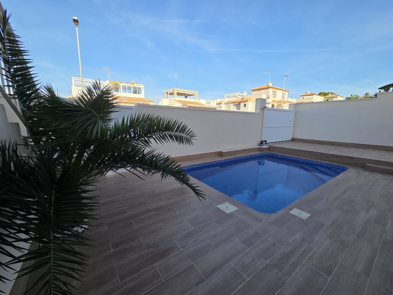 4 camera da letto Villetta Bifamiliare in vendita in Torrevieja con piscina garage - 369.000 € (Rif: 9409713)