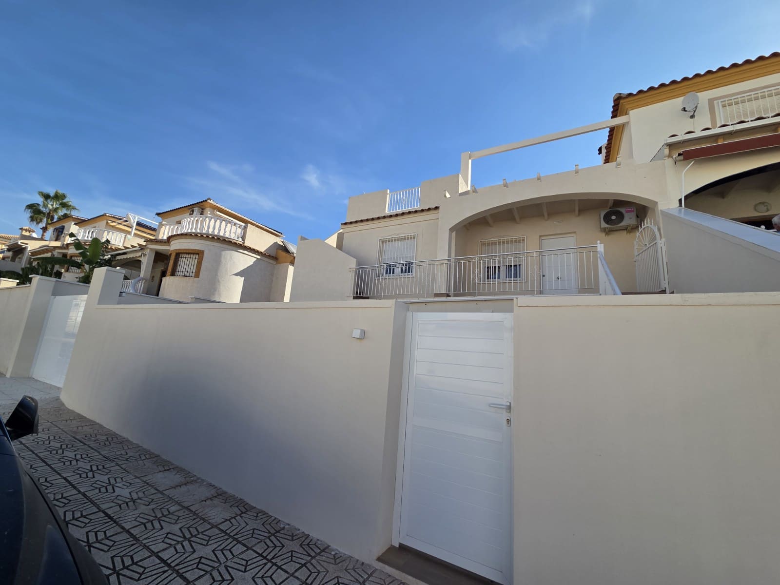 4 camera da letto Villetta Bifamiliare in vendita in Torrevieja con piscina garage - 369.000 € (Rif: 9409713)