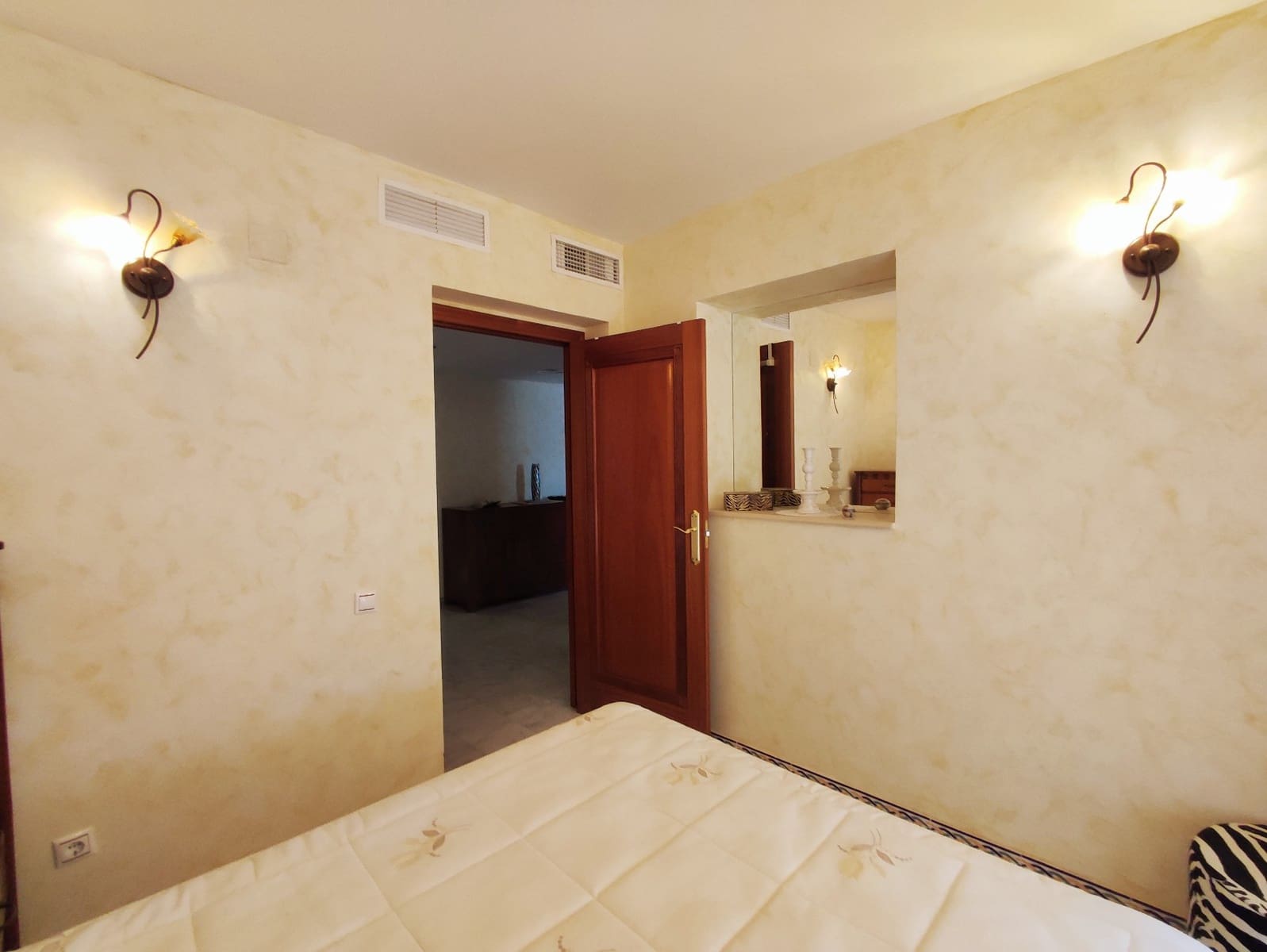 4 chambre Appartement à vendre à Torrevieja avec piscine garage - 330 000 € (Ref: 9414565)