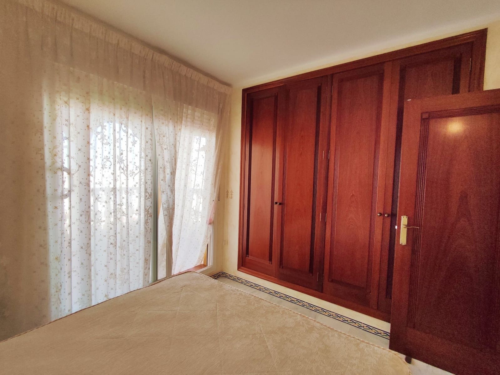 4 chambre Appartement à vendre à Torrevieja avec piscine garage - 330 000 € (Ref: 9414565)