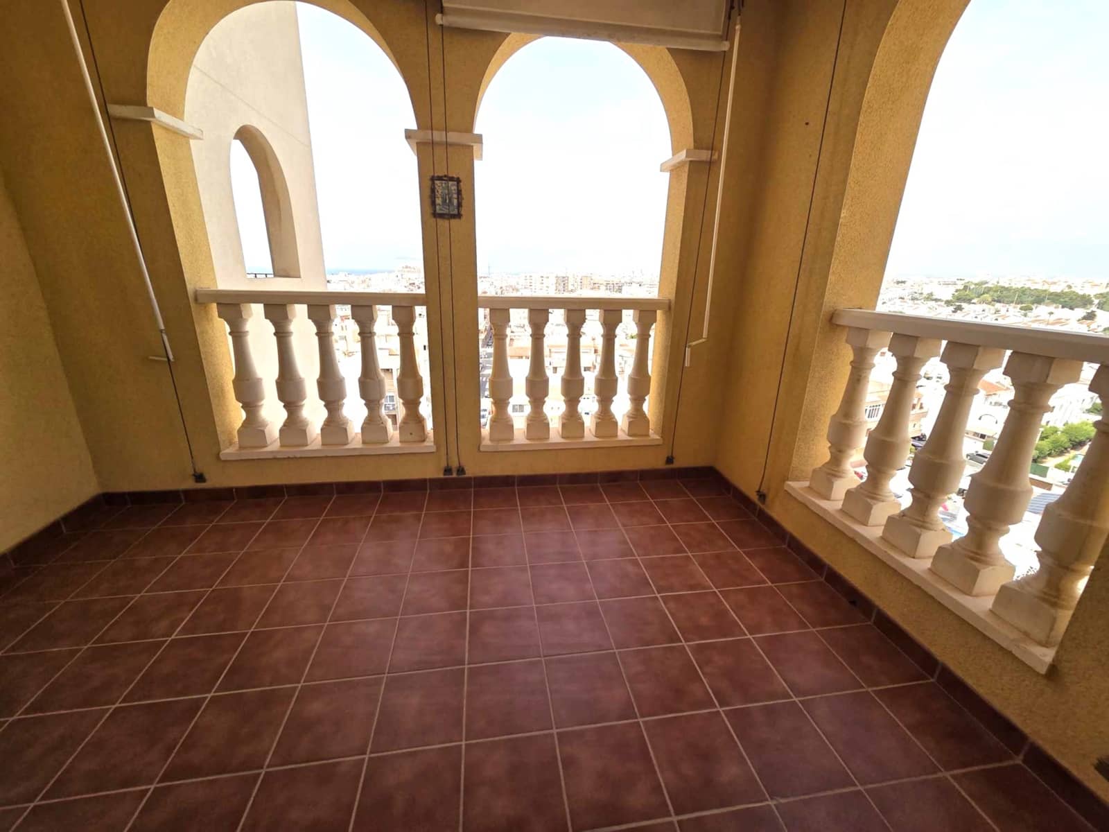 4 Zimmer Apartment zu verkaufen in Torrevieja mit Pool Garage - 298.500 € (Ref: 9414565)