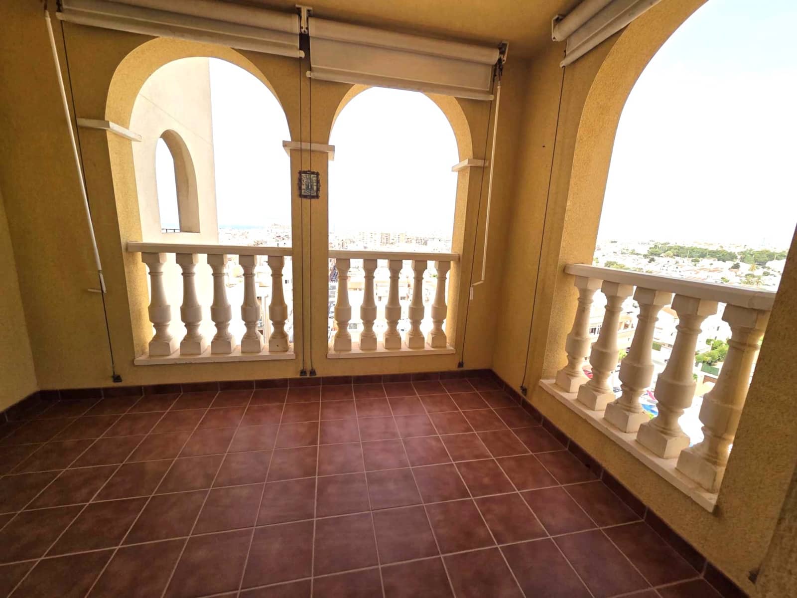 4 Zimmer Apartment zu verkaufen in Torrevieja mit Pool Garage - 298.500 € (Ref: 9414565)