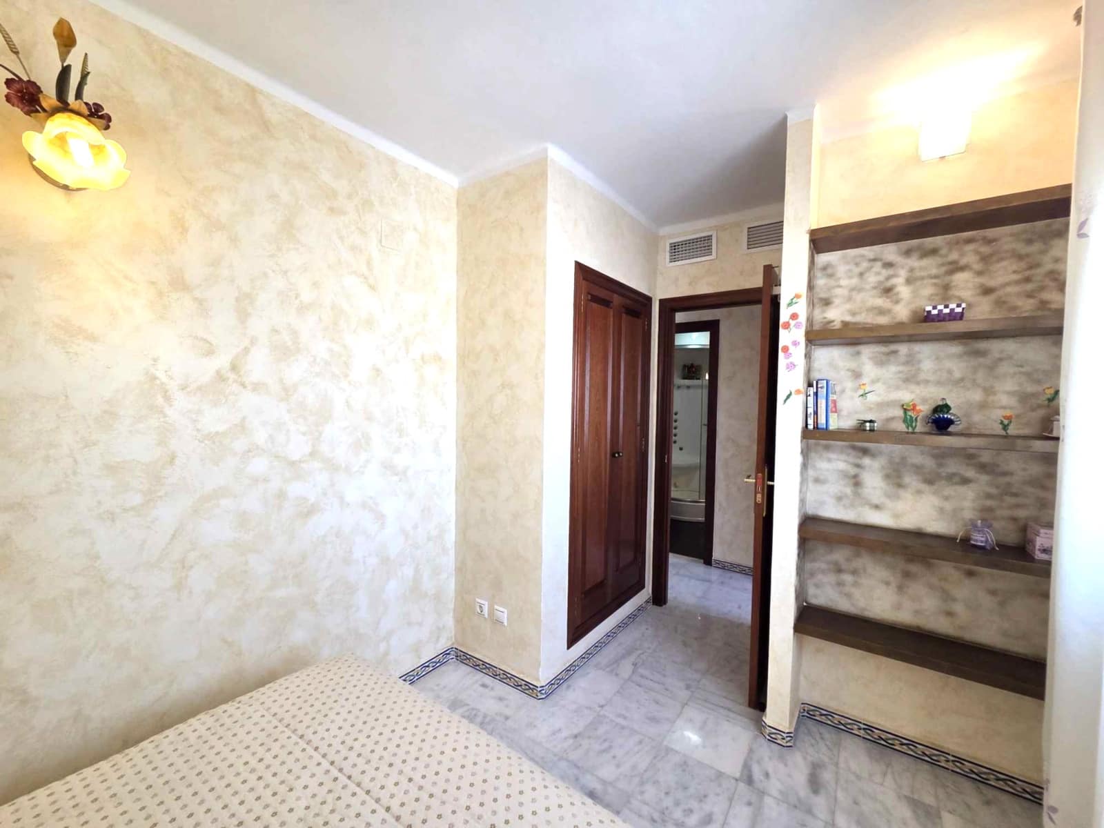 4 Zimmer Apartment zu verkaufen in Torrevieja mit Pool Garage - 298.500 € (Ref: 9414565)