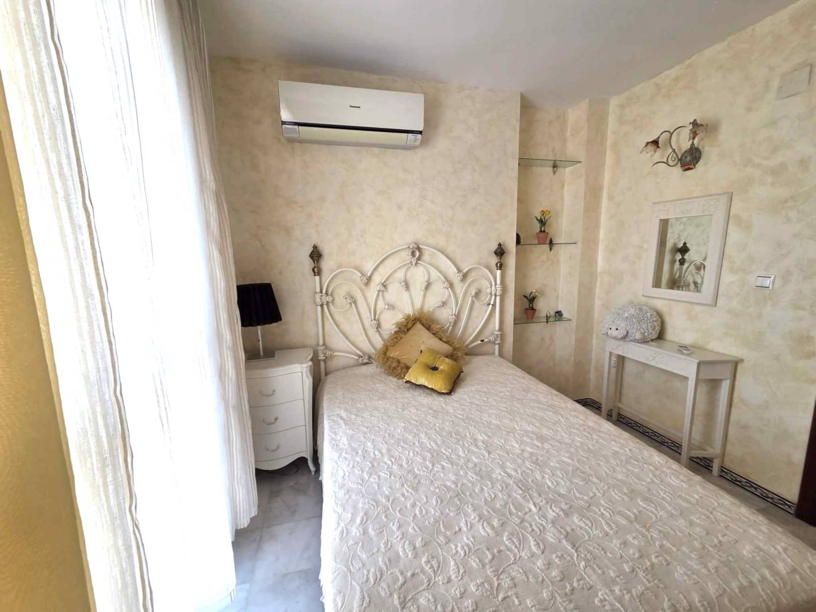 4 Zimmer Apartment zu verkaufen in Torrevieja mit Pool Garage - 298.500 € (Ref: 9414565)