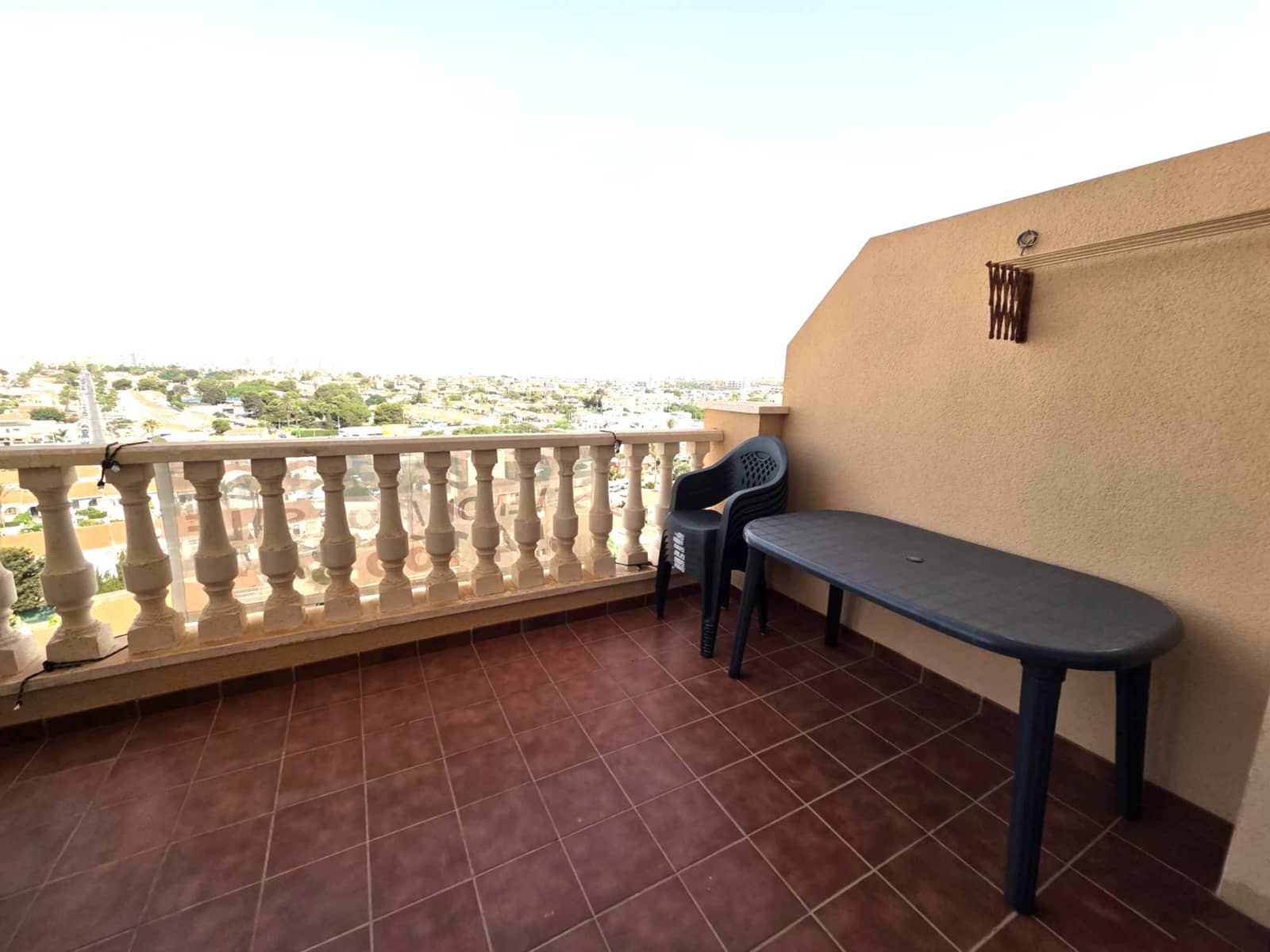 4 Zimmer Apartment zu verkaufen in Torrevieja mit Pool Garage - 298.500 € (Ref: 9414565)