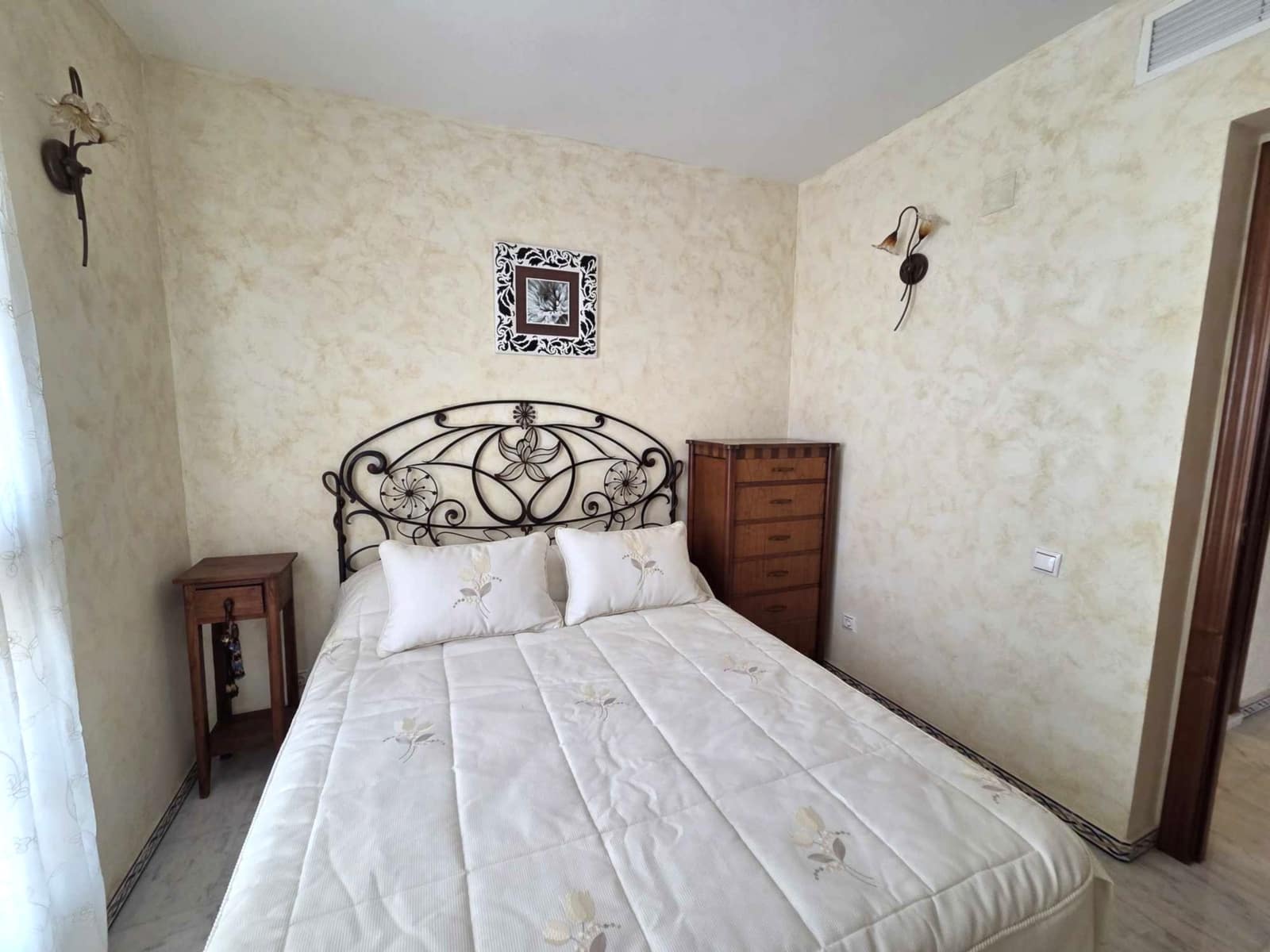 4 Zimmer Apartment zu verkaufen in Torrevieja mit Pool Garage - 298.500 € (Ref: 9414565)