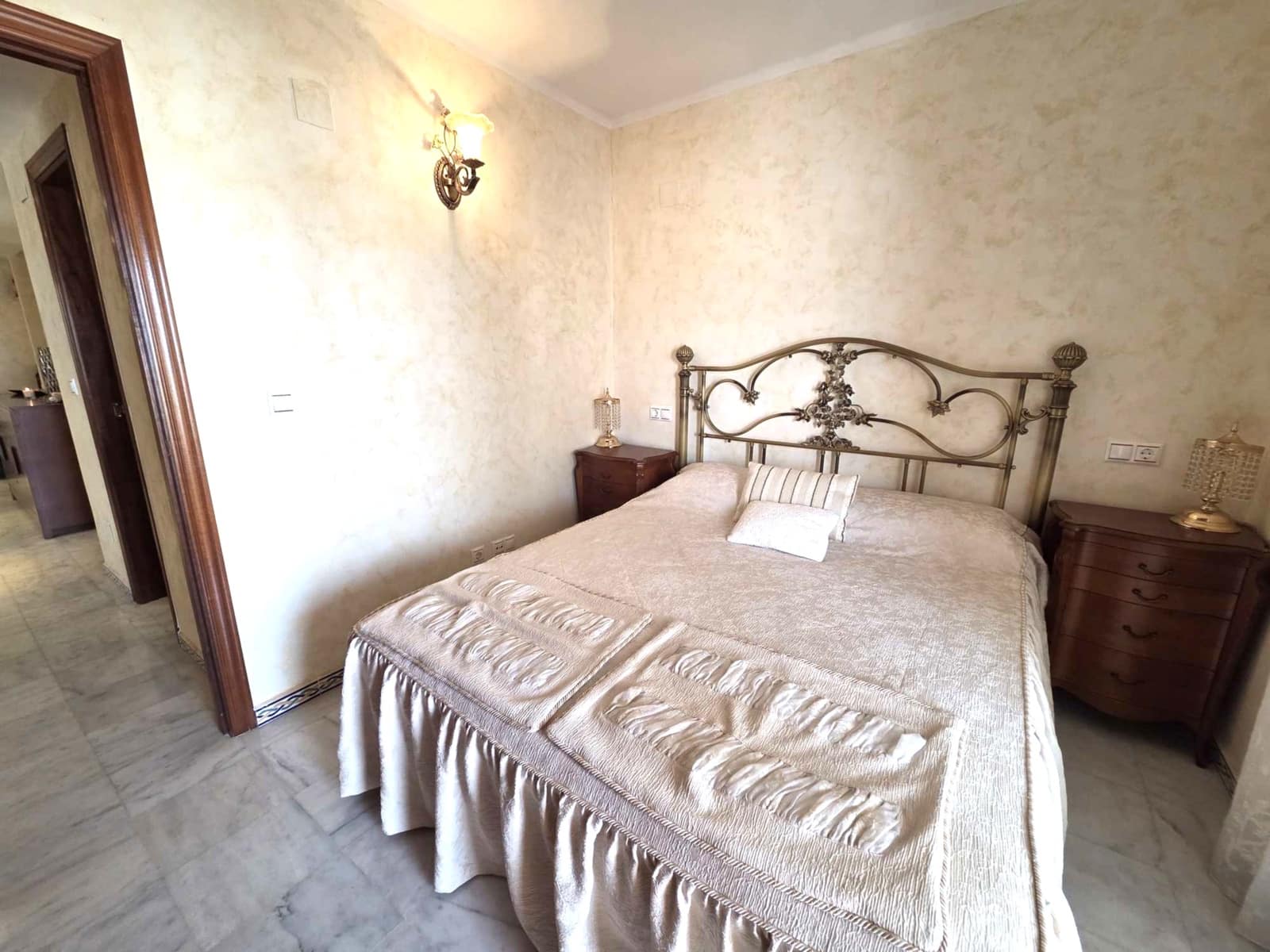 4 Zimmer Apartment zu verkaufen in Torrevieja mit Pool Garage - 298.500 € (Ref: 9414565)