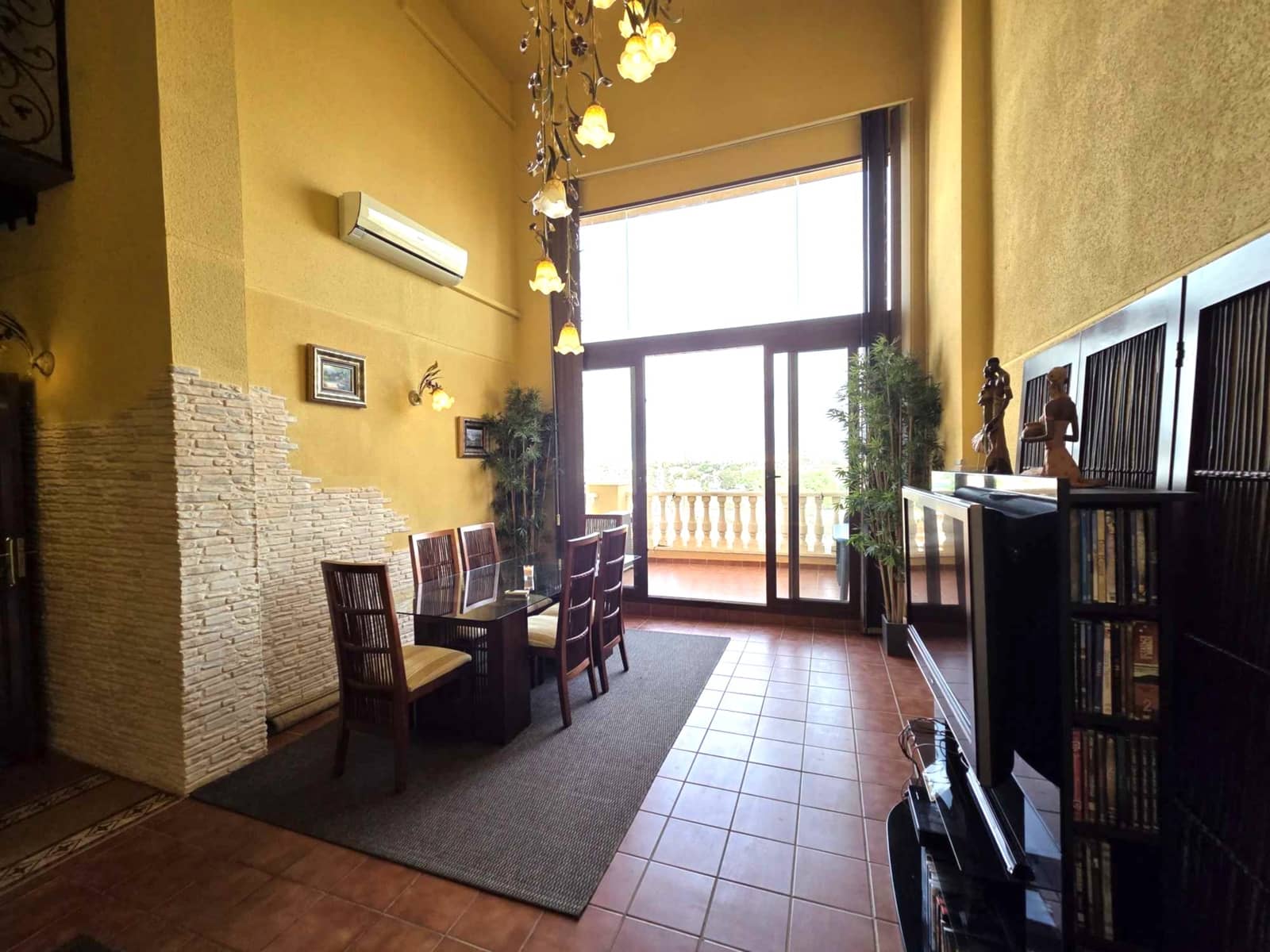 4 Zimmer Apartment zu verkaufen in Torrevieja mit Pool Garage - 298.500 € (Ref: 9414565)