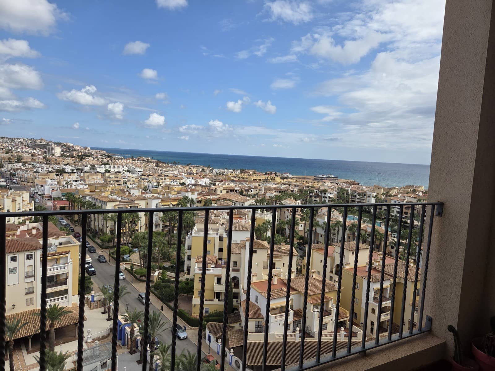 2 soverom Leilighet til salgs i Torrevieja med svømmebasseng - € 239 000 (Ref: 9416105)