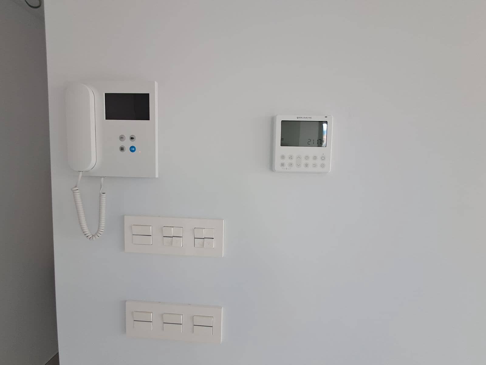 2 bedroom Apartment for sale in Torrevieja with pool - € 300,000 (Ref: 9416171)