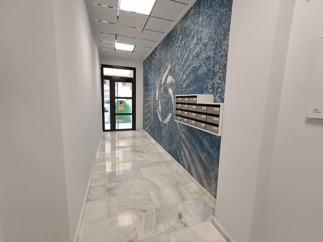 2 bedroom Apartment for sale in Las Piscinas Naturales, Torrevieja with pool - € 300,000 (Ref: 9416171)